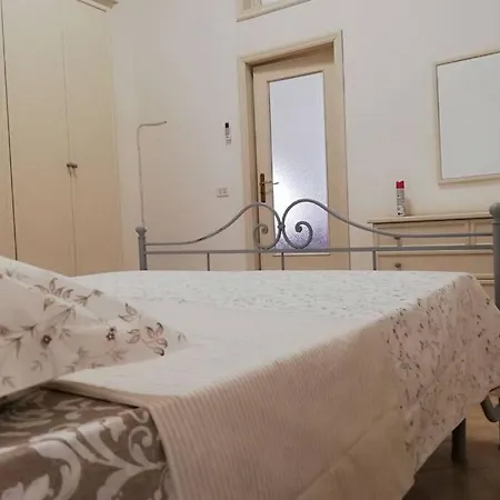 Palazzo Manfredi 37 * Бари