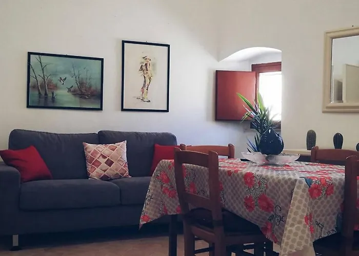 Palazzo Manfredi 37 *