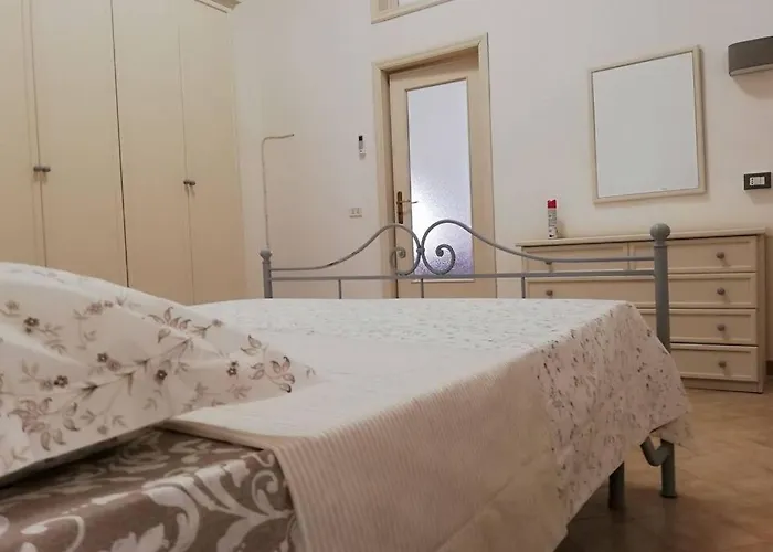 Palazzo Manfredi 37 * בארי